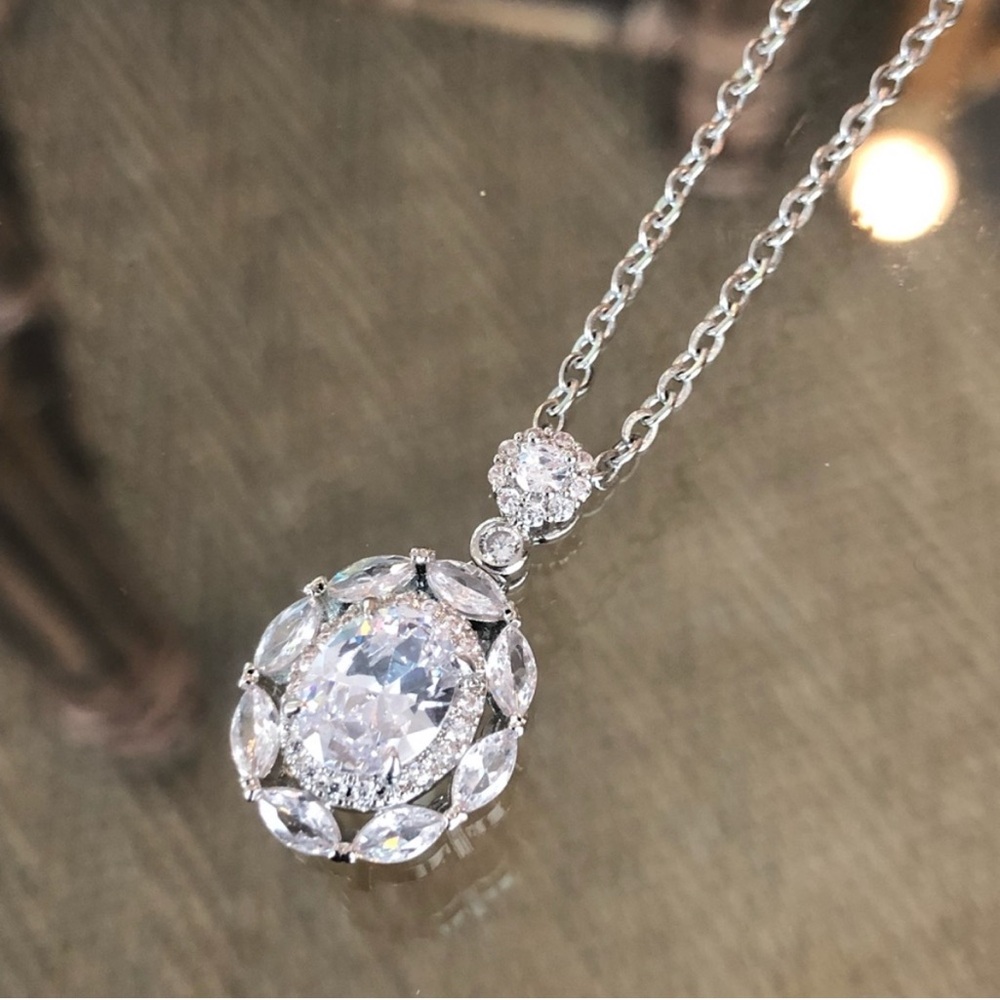 New Silver Diamond Cubic Zirconia Pendant Necklace - Picture 3 of 4